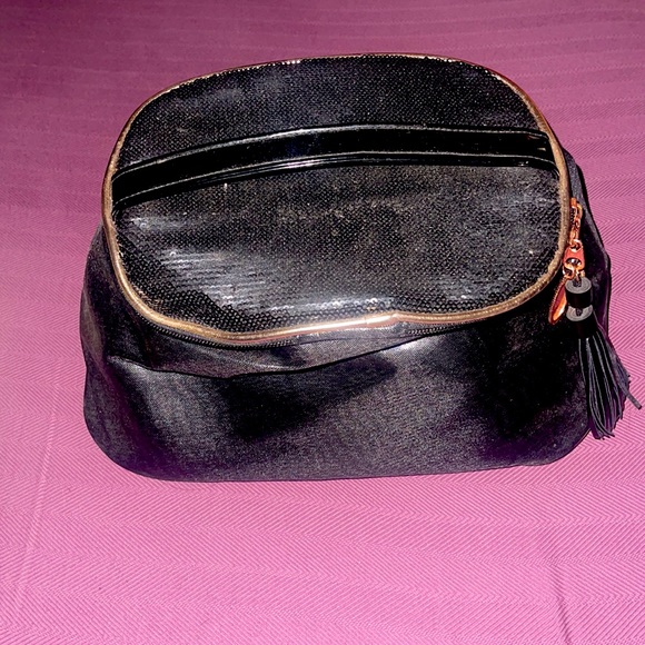 Sabon Cosmetic Case Shimmering Black Print and rustic tags and Tassle at zipper - Picture 3 of 5